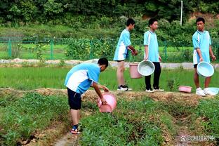 那不勒斯近三次参加欧冠均能晋级淘汰赛，此前5次仅2次晋级